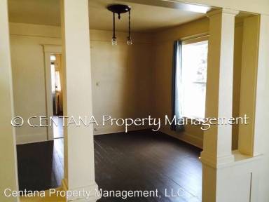 Main picture of 1025 1/2 E Front St