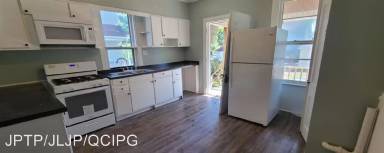 Main picture of 1421 N Marquette St