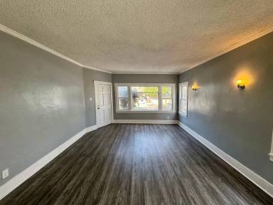 Main picture of 620 Walnut Ave