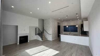 Main picture of 1002 N Hudson Ave