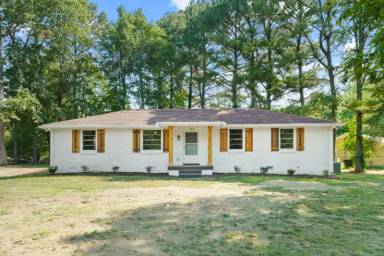 Main picture of 400 Kathleen Dr