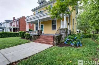 Main picture of 2500 North Ave