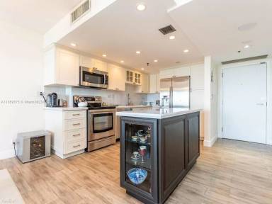 Main picture of Delvista Towers Condominium