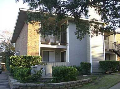 Main picture of 1901 Holleman Dr W
