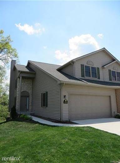 Main picture of 324 Stratford Ln