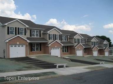 Main picture of 3035 Center Rd