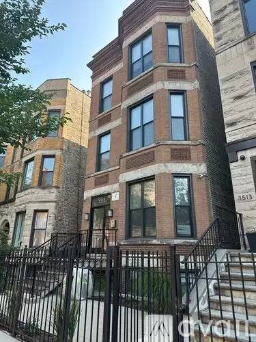 Main picture of 3515 N Sheffield Ave