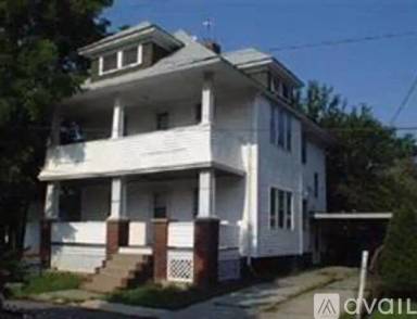 Main picture of 4418 W 42nd St