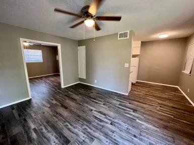 Main picture of 325 W Oklahoma Ave