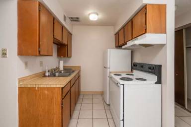 Main picture of 413 W 14th St