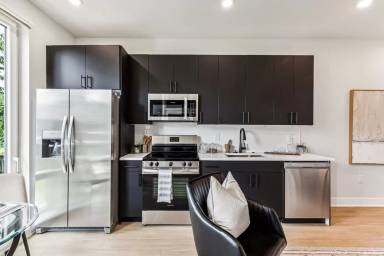 Main picture of 6910 Ridge Ave