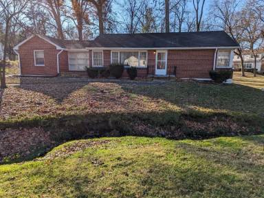 Main picture of 90 Green Acres Rd