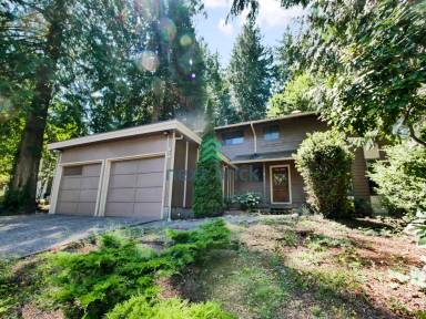 Main picture of 810 Highwood Dr SW