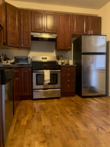 Main picture of 2150 W Berteau Ave