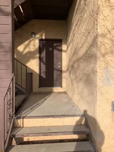 Main picture of 1020 Mockingbird Ln