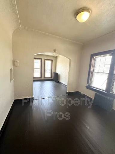 Main picture of 2776 N 35th St