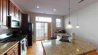 Main picture of 1007 S Dorrance St