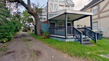Main picture of 2671 Forbes St