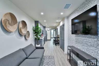 Main picture of 2811 Menlo Ave