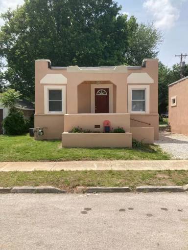 Main picture of 1121 S Kings Ave