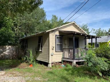 Main picture of 626 NW 12th Ter