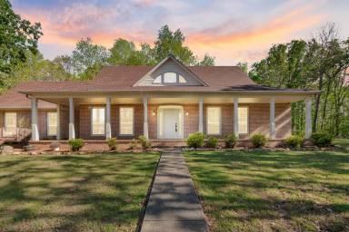 Main picture of 1990 Holmes Rd