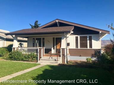 Main picture of 1015 E 10th St