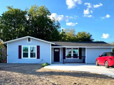 Main picture of 352 Perryman St