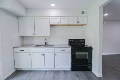 Main picture of 408 W Mahoney Dr