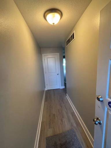 Main picture of 1458 E 18th St