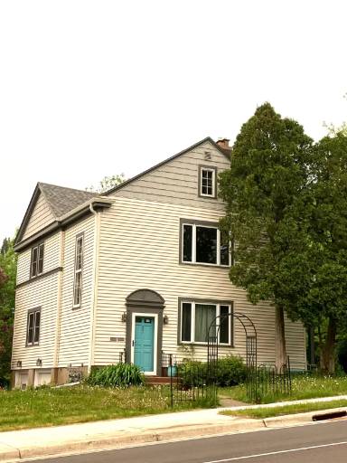 Main picture of 201 N 21st Ave E