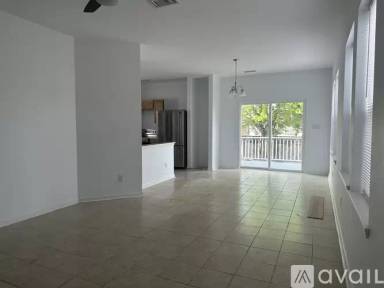 Main picture of 2667 Jonquil St