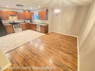 Main picture of 222 W Gay St