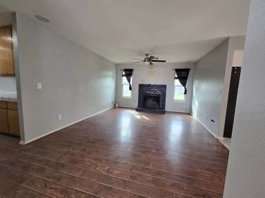 Main picture of 1365 Maxwell Dr