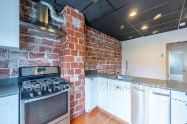 Main picture of 5922 N Albina Ave