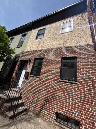 Main picture of 1925 Montrose St
