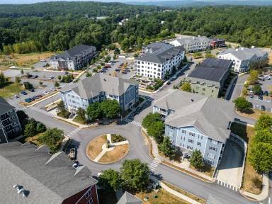 Main picture of 245 Perimeter Dr