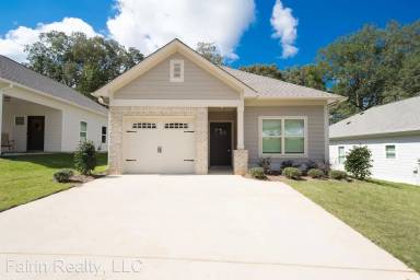 Main picture of The Cottages on Weaver Ave