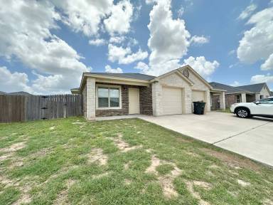 Main picture of 1301-04 Vanguard Ln