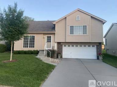 Main picture of 14467 Locust St