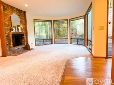 Main picture of 4615 Island Crest Way
