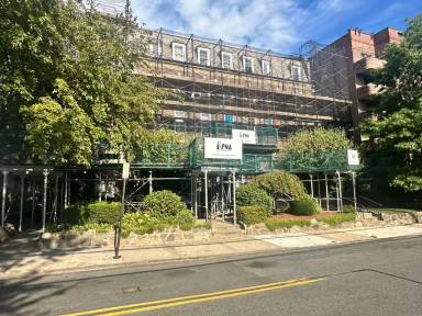 Main picture of 208 Centre Ave