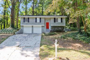 Main picture of 5811 Simone Dr