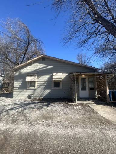 Main picture of 617 Leonard St