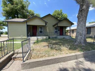 Main picture of 2605 E 12th St