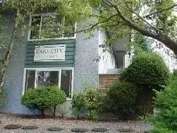 Main picture of 2600 NE 125th St