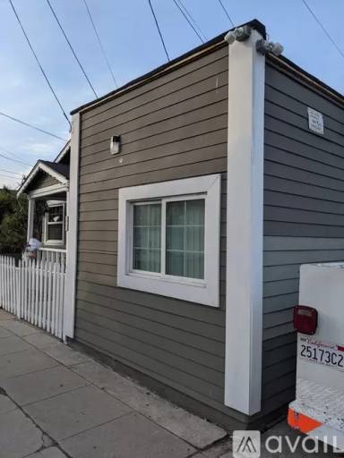 Main picture of 326 W 15th St