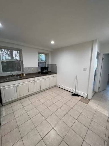 Main picture of 14709 Barclay Ave