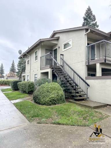 Main picture of 125 Luna Grande Cir