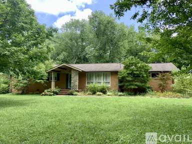 Main picture of 604 Joyce Ln